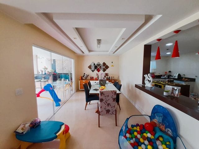 Casa com 365m² 4 quartos e 5 banheiros, à venda, no bairro Vargem Grande em Rio de Janeiro