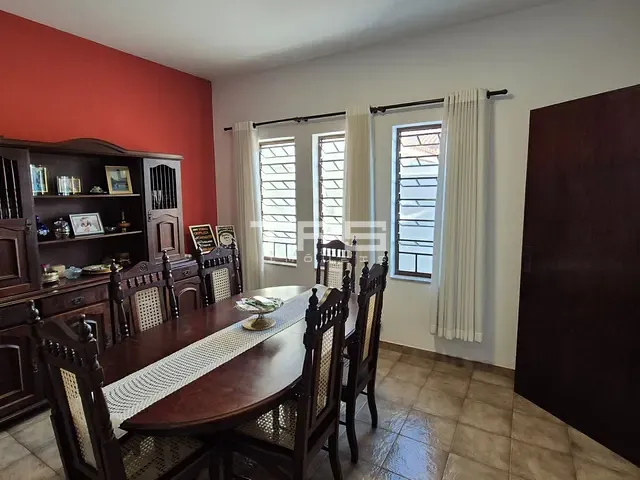Casa com 300m² 3 quartos e 2 banheiros, à venda, no bairro Portal das Colinas em Guaratinguetá