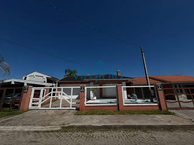 Casa 4 quartos e 3 banheiros, à venda, no bairro Centro em Xangri-Lá