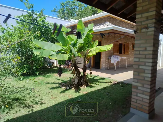 Casa 4 quartos e 6 banheiros, à venda, no bairro Núcleo Urbano Parque Ana Helena em Jaguariúna