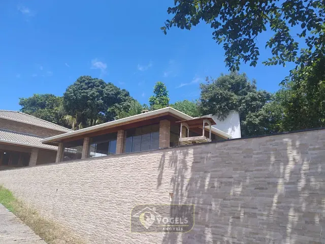 Casa 4 quartos e 6 banheiros, à venda, no bairro Núcleo Urbano Parque Ana Helena em Jaguariúna