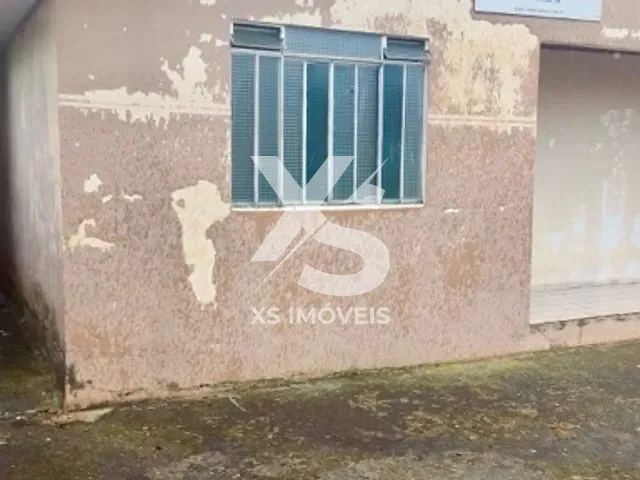 Casa com 504m² 3 quartos e 2 banheiros, à venda, no bairro Thomaz Coelho em Araucária