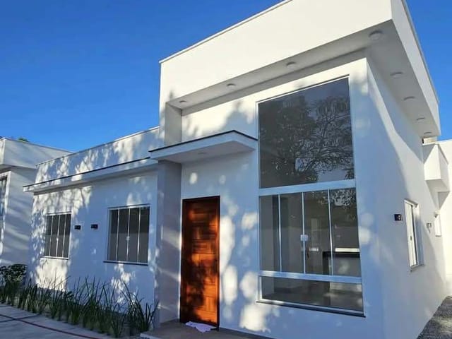 Casa 2 quartos e 1 banheiro, à venda, no bairro Jardim Campomar em Rio das Ostras