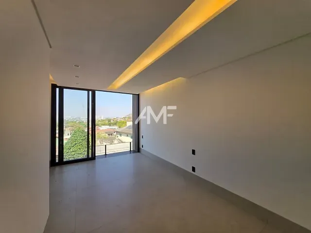 Sobrado com 182m² 3 quartos e 4 banheiros, à venda, no bairro Setor Gentil Meireles em Goiânia
