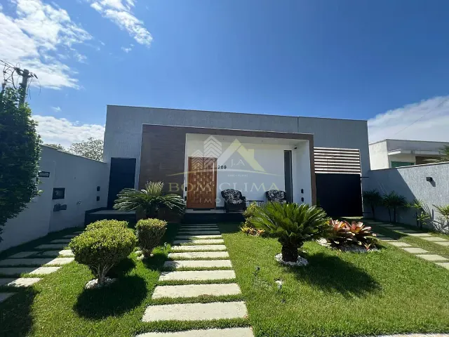 Casa com 420m² 4 quartos e 4 banheiros, à venda, no bairro Nova Gramado em Juiz de Fora