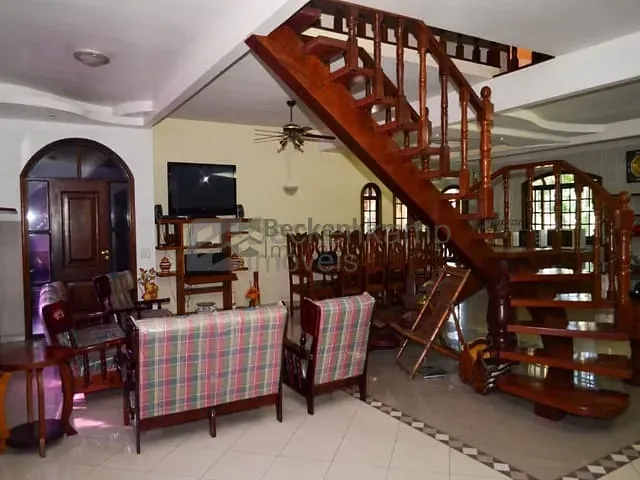 Casa com 1200m² 10 quartos e 8 banheiros, à venda, no bairro a consultar em Piraí