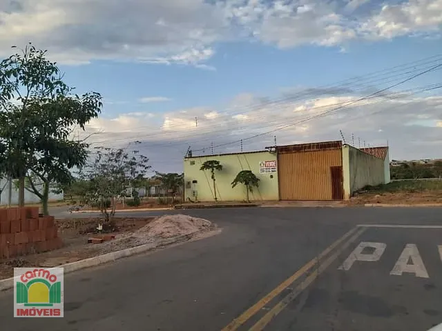 Casa com 360m² 2 quartos e 2 banheiros, à venda, no bairro Privê Lírios do Campo em Anápolis