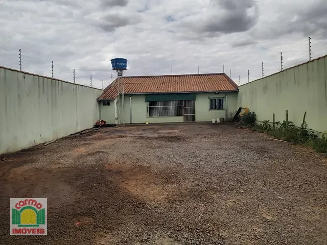Casa com 360m² 2 quartos e 2 banheiros, à venda, no bairro Privê Lírios do Campo em Anápolis