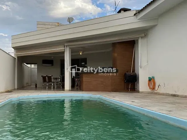 Casa 3 quartos e 5 banheiros, à venda, no bairro Aeroporto em Araçatuba