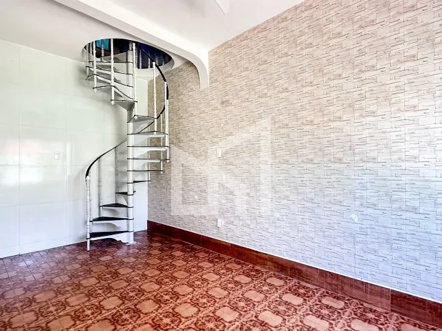 Casa 2 quartos e 2 banheiros, à venda, no bairro Califórnia em Nova Iguaçu