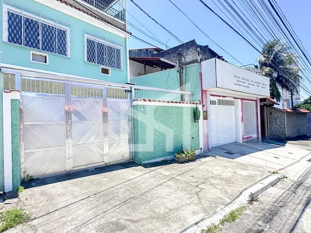 Casa 2 quartos e 2 banheiros, à venda, no bairro Califórnia em Nova Iguaçu