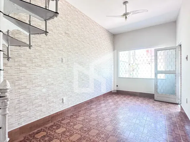 Casa 2 quartos e 2 banheiros, à venda, no bairro Califórnia em Nova Iguaçu
