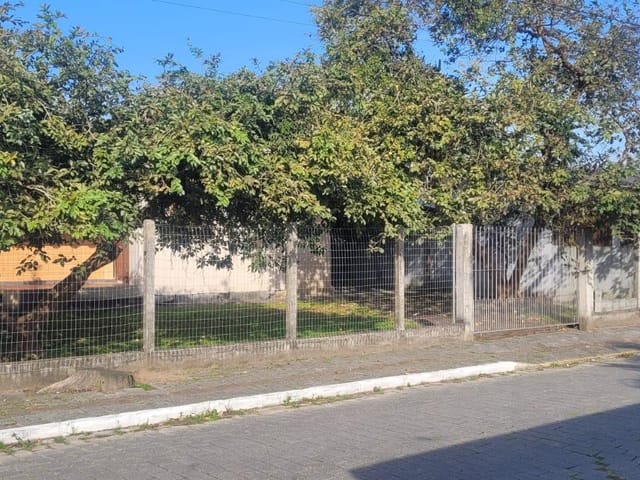 Casa com 264m² 3 quartos e 2 banheiros, à venda, no bairro Armação em Penha