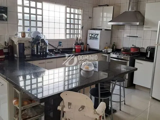 Casa com 308m² 3 quartos e 5 banheiros, à venda, no bairro Jardim São Bento em Uberaba