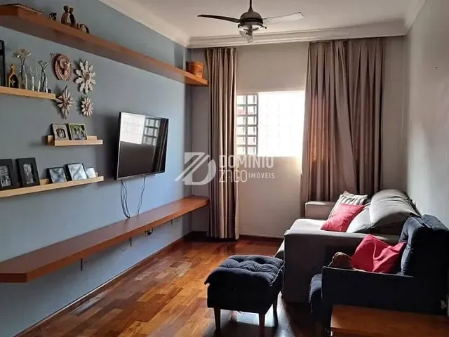 Casa com 308m² 3 quartos e 5 banheiros, à venda, no bairro Jardim São Bento em Uberaba