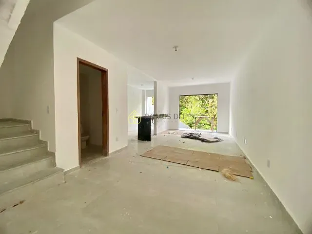 Casa com 110m² 3 quartos e 3 banheiros, à venda, no bairro Santa Rosa em Barra Mansa