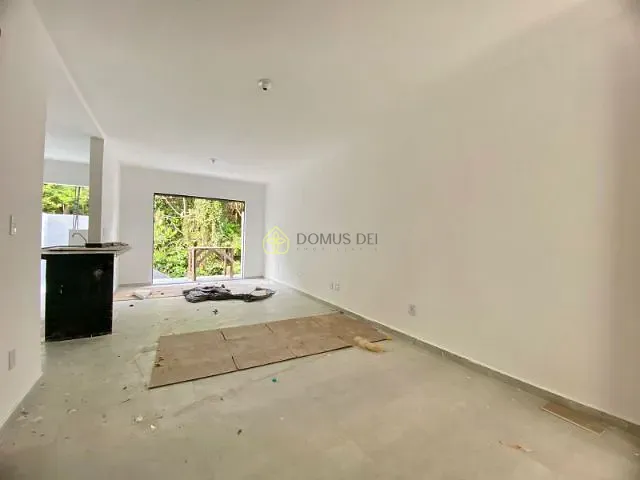 Casa com 110m² 3 quartos e 3 banheiros, à venda, no bairro Santa Rosa em Barra Mansa
