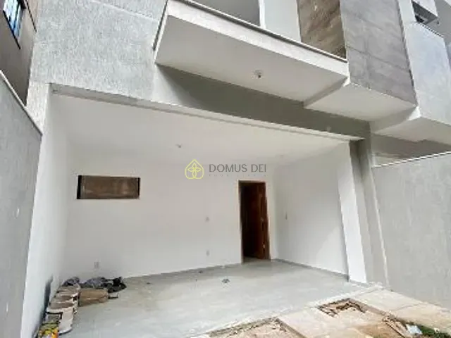 Casa com 110m² 3 quartos e 3 banheiros, à venda, no bairro Santa Rosa em Barra Mansa