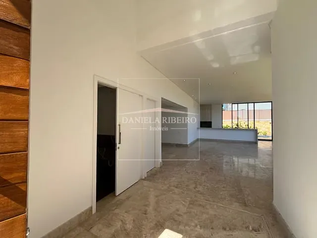 Casa com 380m² 4 quartos e 5 banheiros, à venda, no bairro Recanto do Salto em Londrina