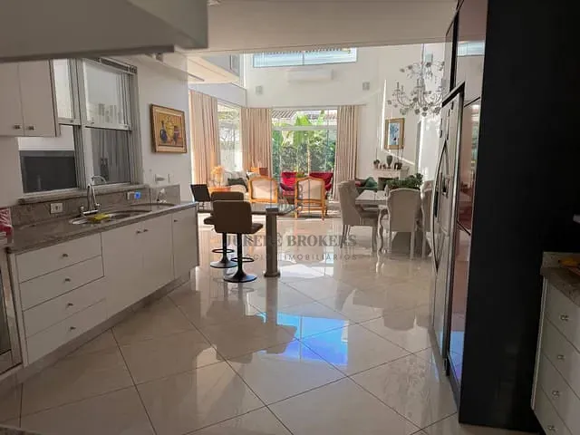 Casa 5 quartos e 7 banheiros, à venda, no bairro Jurerê Internacional em Florianópolis