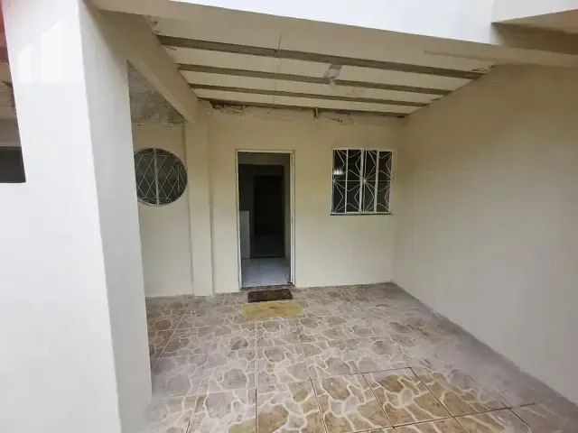 Casa com 60m² 2 quartos e 1 banheiro, para alugar, no bairro Dom Rodrigo em Nova Iguaçu