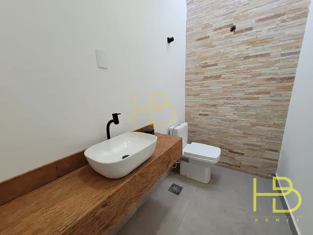 Casa 3 quartos e 5 banheiros, à venda, no bairro Aparecidinha em Sorocaba