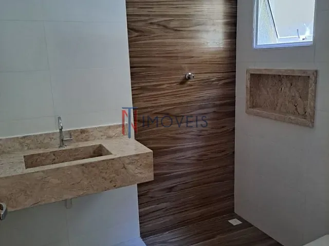 Casa com 200m² 3 quartos e 2 banheiros, à venda, no bairro Cachoeirinha em Bom Jesus dos Perdões