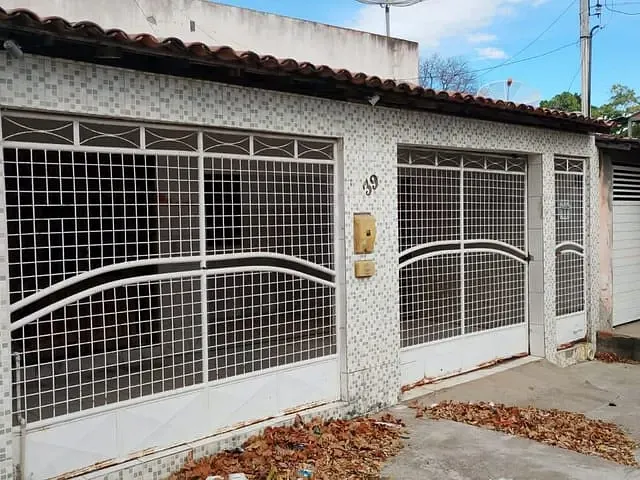 Casa 2 quartos e 1 banheiro, à venda, no bairro Centenário em Paulo Afonso