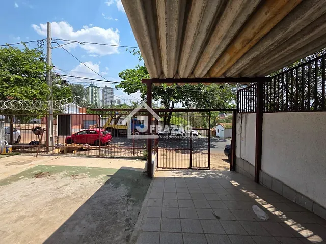 Casa com 455m² 3 quartos e 3 banheiros, para alugar, no bairro Vila Colemar Natal e Silva em Goiânia