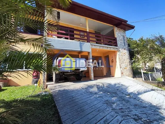 Casa 4 quartos e 3 banheiros, à venda, no bairro Centro em Concórdia