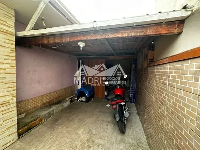 Casa com 200m² 2 quartos e 1 banheiro, à venda, no bairro Madri em Palhoça
