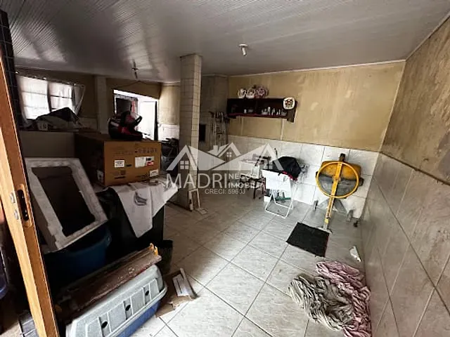 Casa com 200m² 2 quartos e 1 banheiro, à venda, no bairro Madri em Palhoça