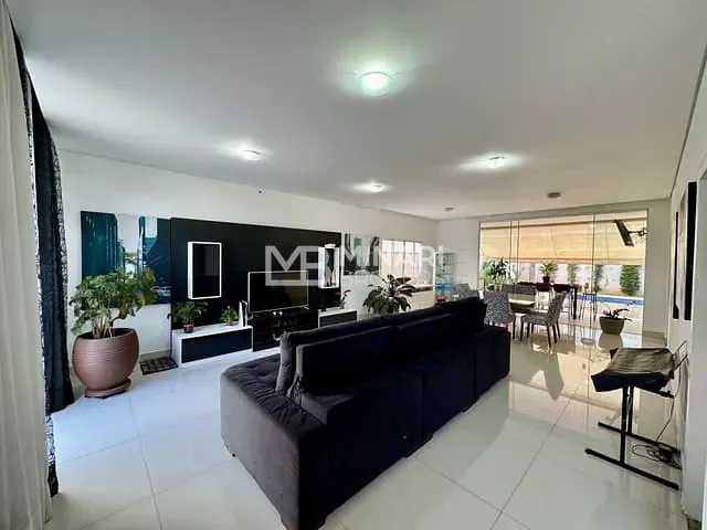 Casa com 380m² 4 quartos e 6 banheiros, à venda, no bairro Alphaville em Santana de Parnaíba