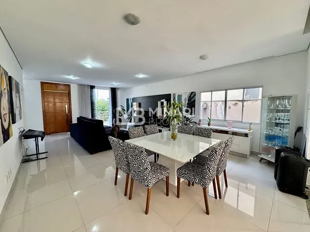 Casa com 380m² 4 quartos e 6 banheiros, à venda, no bairro Alphaville em Santana de Parnaíba