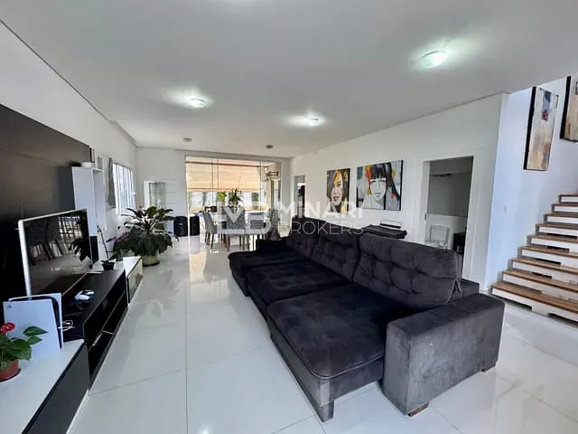 Casa com 380m² 4 quartos e 6 banheiros, à venda, no bairro Alphaville em Santana de Parnaíba