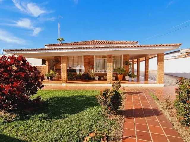 Casa com 652m² 3 quartos e 2 banheiros, à venda, no bairro Centro em Artur Nogueira