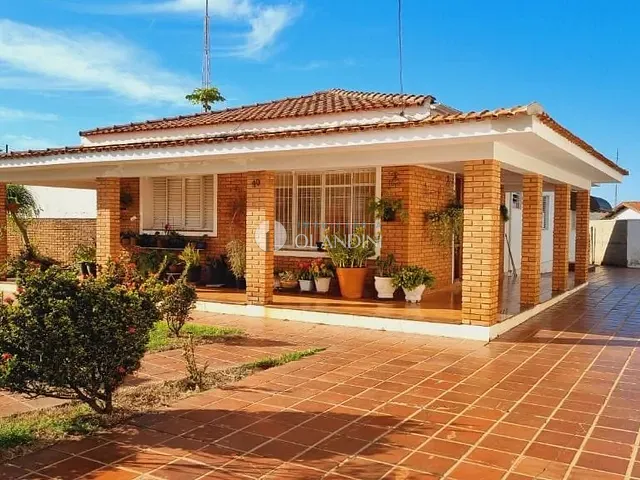 Casa com 652m² 3 quartos e 2 banheiros, à venda, no bairro Centro em Artur Nogueira