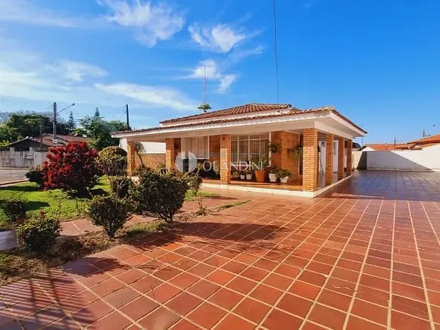 Casa com 652m² 3 quartos e 2 banheiros, à venda, no bairro Centro em Artur Nogueira