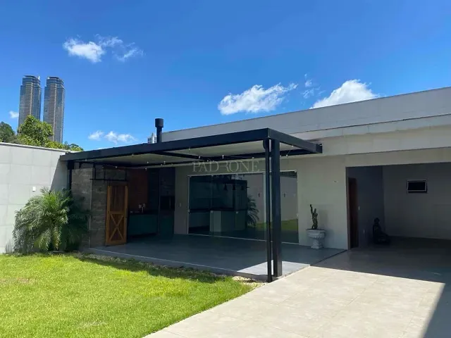 Casa 3 quartos e 3 banheiros, à venda, no bairro Barra em Balneário Camboriú