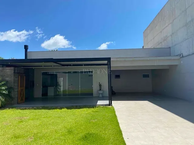 Casa 3 quartos e 3 banheiros, à venda, no bairro Barra em Balneário Camboriú