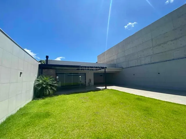 Casa 3 quartos e 3 banheiros, à venda, no bairro Barra em Balneário Camboriú