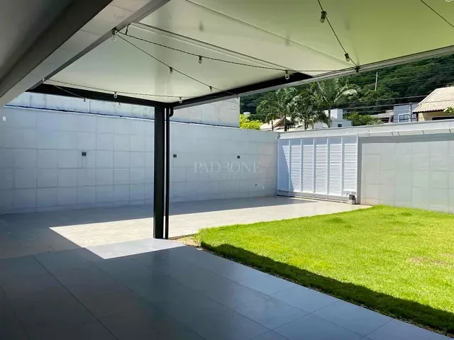 Casa 3 quartos e 3 banheiros, à venda, no bairro Barra em Balneário Camboriú