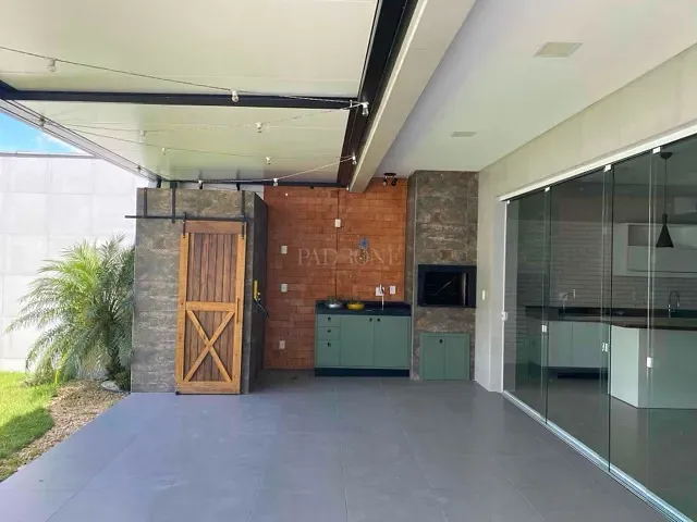Casa 3 quartos e 3 banheiros, à venda, no bairro Barra em Balneário Camboriú