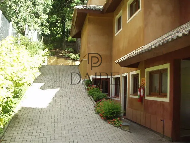 Casa com 198m² 3 quartos e 2 banheiros, à venda, no bairro Lago Negro em Gramado