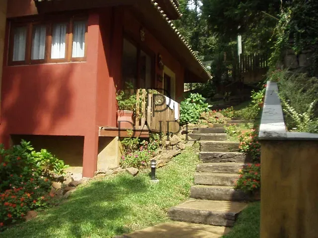 Casa com 198m² 3 quartos e 2 banheiros, à venda, no bairro Lago Negro em Gramado