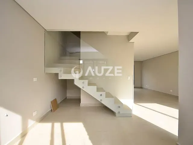 Sobrado com 200m² 3 quartos e 4 banheiros, à venda, no bairro Campo Comprido em Curitiba