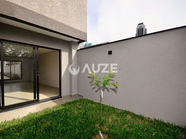 Sobrado com 200m² 3 quartos e 4 banheiros, à venda, no bairro Campo Comprido em Curitiba