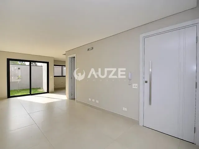 Sobrado com 215m² 3 quartos e 4 banheiros, à venda, no bairro Santo Inácio em Curitiba