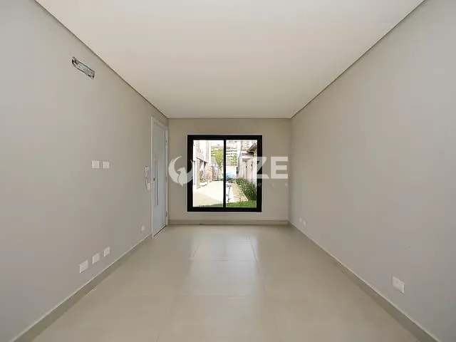 Sobrado com 215m² 3 quartos e 4 banheiros, à venda, no bairro Santo Inácio em Curitiba