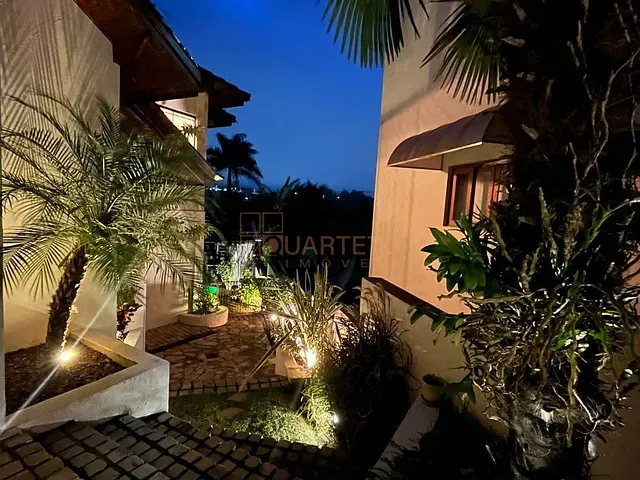 Casa com 600m² 3 quartos e 2 banheiros, à venda, no bairro Jardim do Golf I em Jandira